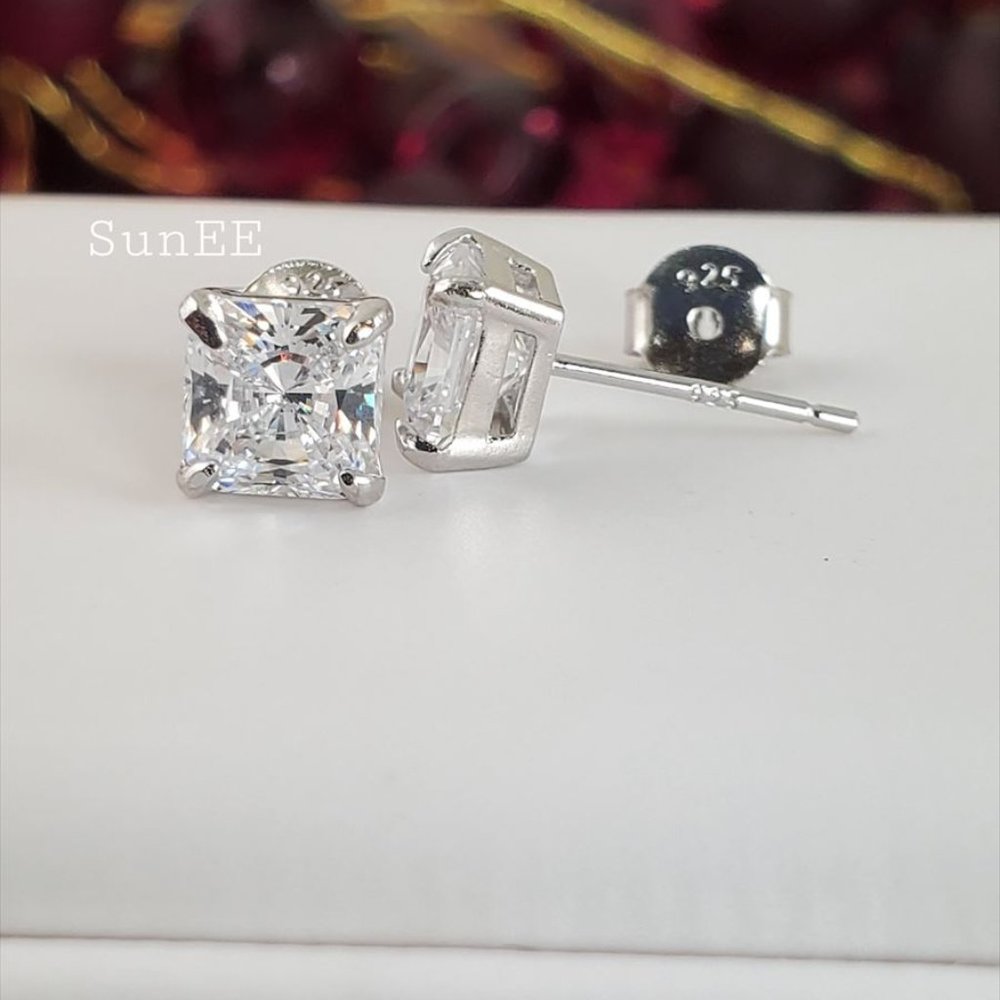 925 Sterling Princess Cut Stud Earrings 2CTW Crushed Ice High Carbon Diamond - Picture 3 of 4